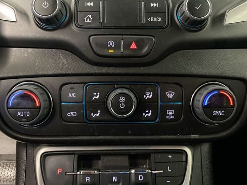 Certified 2023 GMC Terrain SLT AWD/4WD image 18