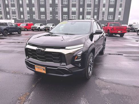 Used 2026 Chevrolet Equinox ACTIV w/ Convenience Package III AWD/4WD image 1