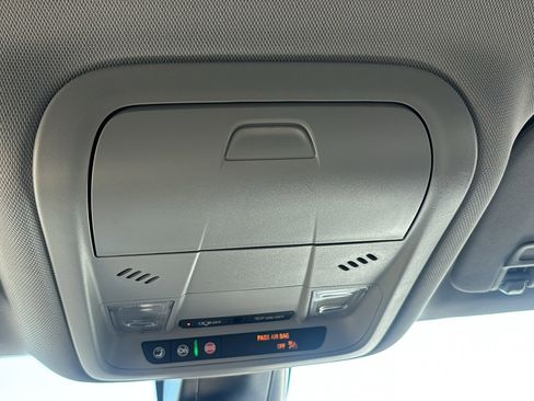 Used 2023 Chevrolet Blazer LT image 20