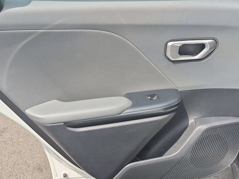 Used 2025 Kia K4 FWD image 27