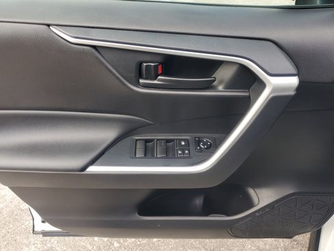 Used 2023 Toyota RAV4 LE image 18