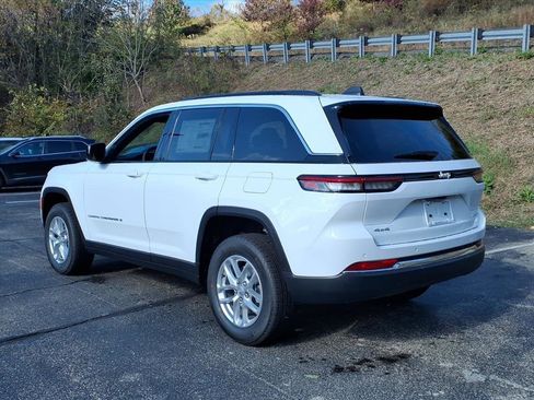 New 2025 Jeep Grand Cherokee Laredo X w/ Luxury Tech Group I image 3