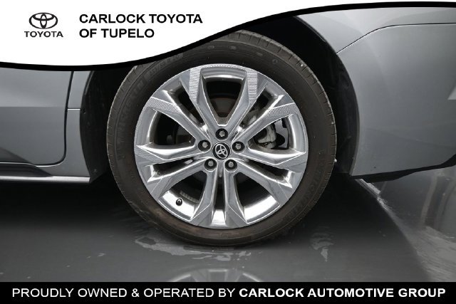 Used 2023 Toyota Sienna Platinum FWD image 16