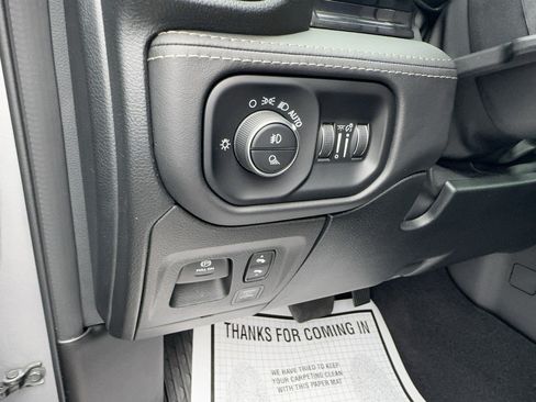 Used 2025 RAM 1500 Limited AWD/4WD image 20