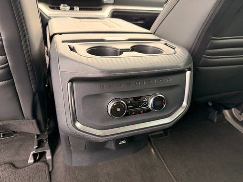 Used 2025 Ford Expedition Platinum AWD/4WD image 30
