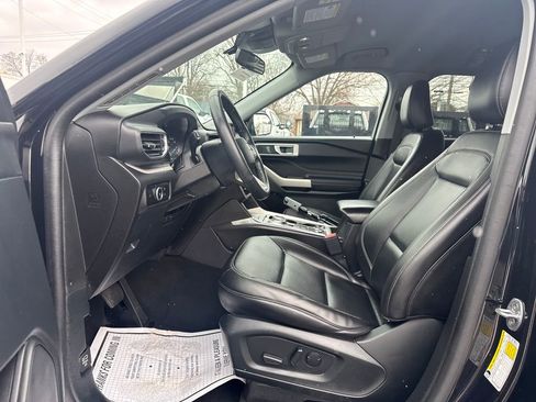 Used 2023 Ford Explorer XLT w/ Equipment Group 202A AWD/4WD image 24