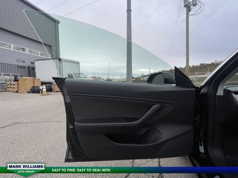 Used 2018 Tesla Model 3 Long Range image 9
