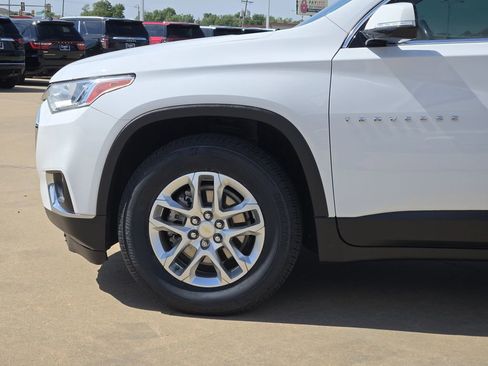 Used 2020 Chevrolet Traverse LT FWD image 29