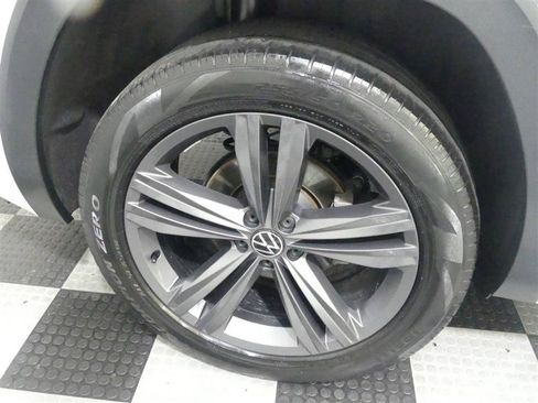 Used 2021 Volkswagen Atlas SE w/ Panoramic Sunroof Package AWD/4WD image 17
