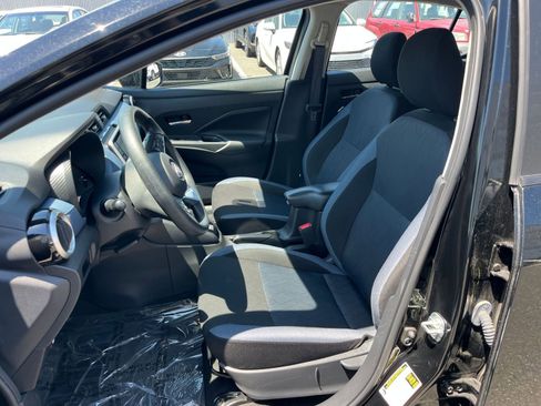 Used 2025 Nissan Versa SV FWD image 35