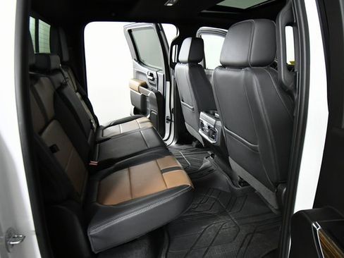 Used 2022 Chevrolet Silverado 1500 High Country image 23