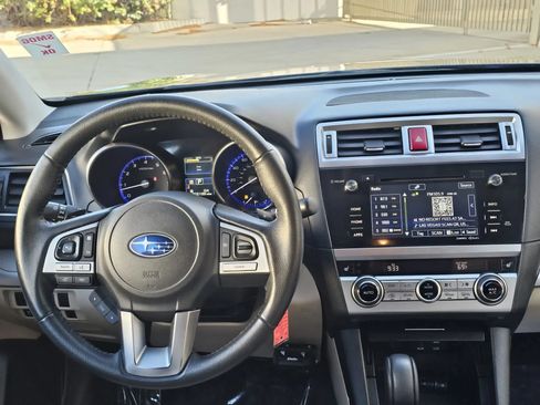 Used 2017 Subaru Outback 2.5i Premium w/ Popular Package #2 AWD/4WD image 22