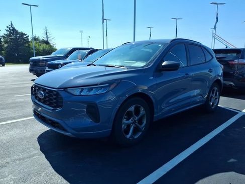 Used 2024 Ford Escape ST-Line w/ Tech Pack #1 FWD image 4
