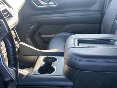 Used 2021 Chevrolet Suburban Z71 image 10