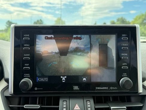 Used 2020 Toyota RAV4 Limited AWD/4WD image 19