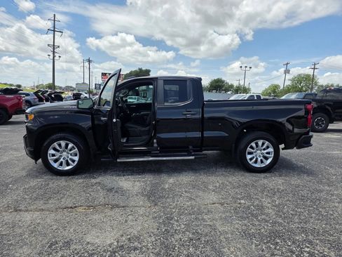 Used 2020 Chevrolet Silverado 1500 Custom w/ Custom Value Package RWD image 9