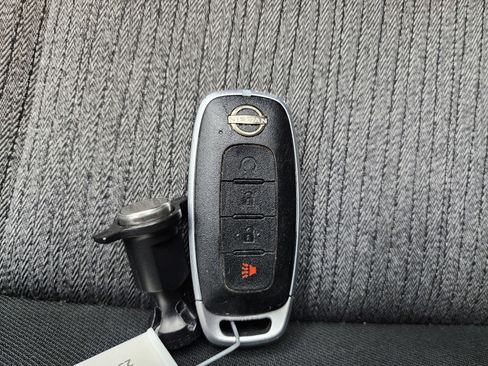 Used 2023 Nissan Rogue SV image 43