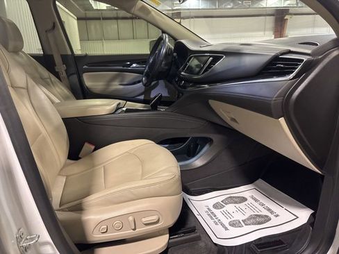 Used 2020 Buick Enclave Premium w/ Sun and Sites Package image 8