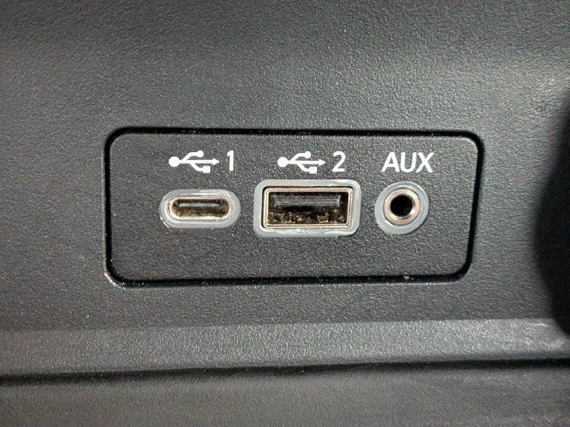 Used 2025 Nissan Sentra SV FWD image 21
