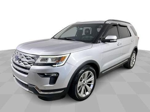 Used 2019 Ford Explorer Limited w/ Class III Trailer Tow Package FWD image 4