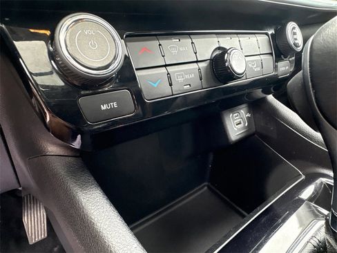 Used 2022 Jeep Compass Latitude w/ Sun and Sound Group image 26