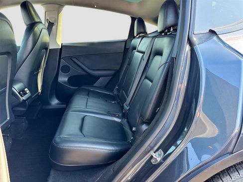 Used 2025 Tesla Model Y Long Range RWD image 24