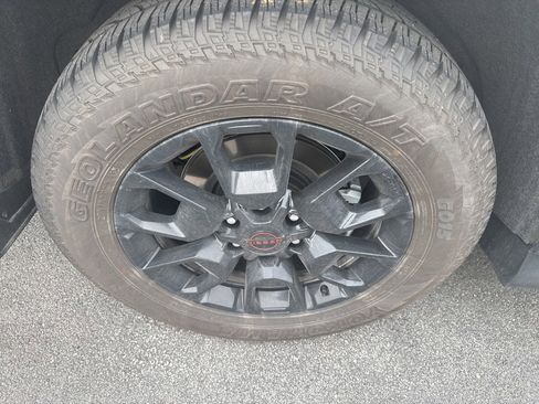 Used 2025 Nissan Armada PRO-4X image 4