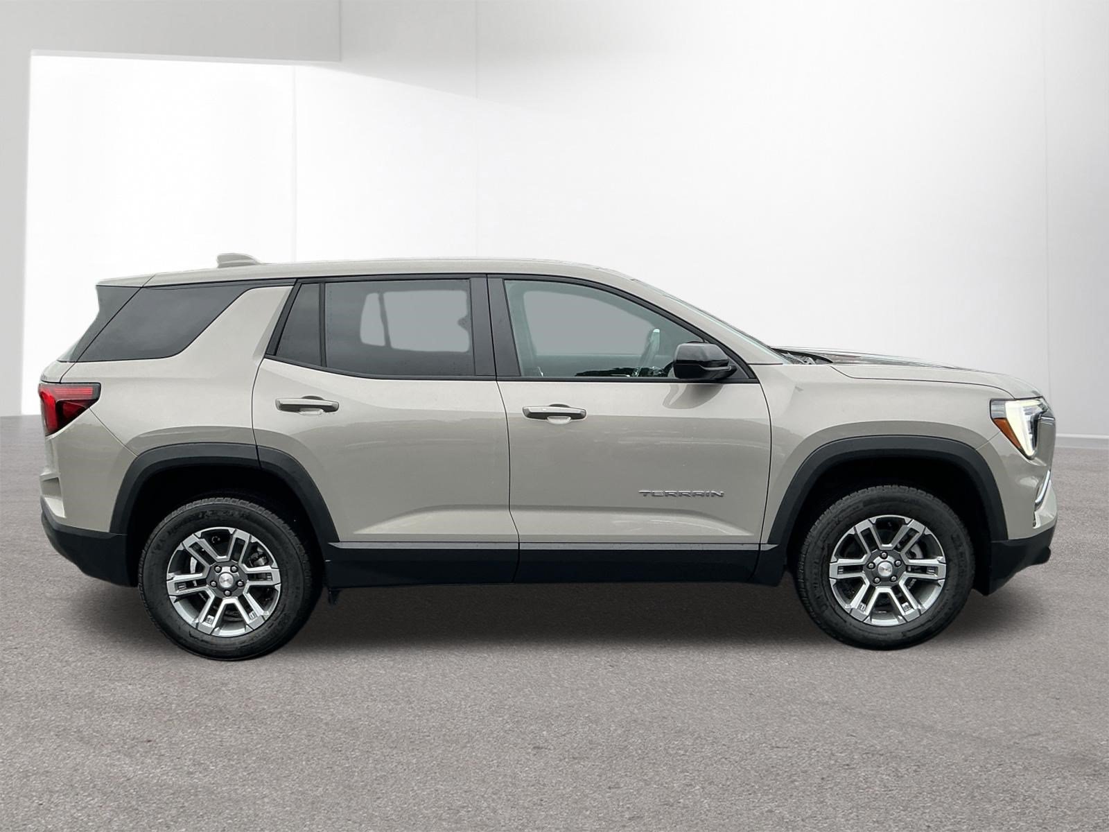 New 2027 GMC Terrain Elevation w/ LPO, Floor Liner Package AWD/4WD image 2