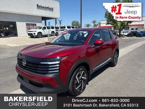 Used 2025 Nissan Kicks SV FWD image 1