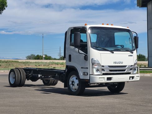 New 2026 Isuzu NPR RWD image 3