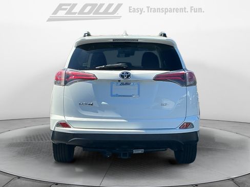 Used 2016 Toyota RAV4 LE FWD image 8