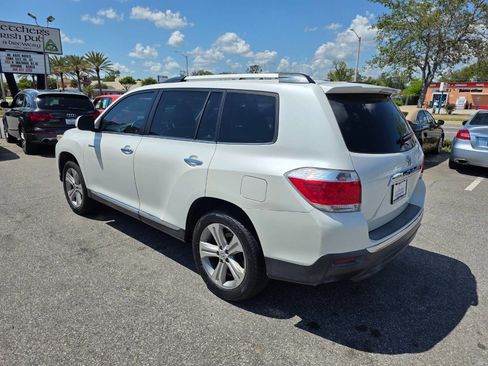 Used 2012 Toyota Highlander Limited w/ Tow Pkg FWD image 6