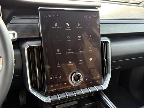 Used 2024 GMC Acadia Elevation w/ Luxury Package image 12