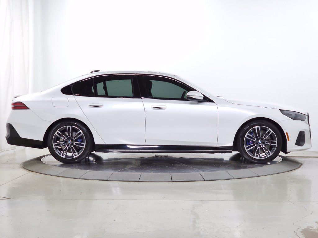 Used 2024 BMW 540i xDrive w/ Executive Package AWD/4WD image 11