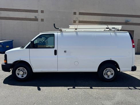 Used 2013 Chevrolet Express 2500 RWD image 5