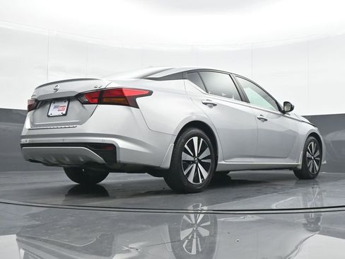 Used 2022 Nissan Altima 2.5 SV image 21