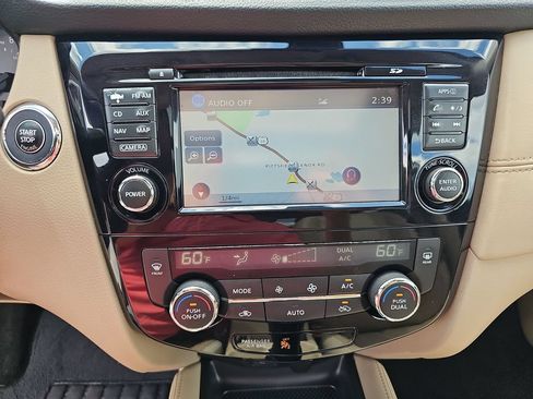Used 2017 Nissan Rogue SL w/ SL Premium Package AWD/4WD image 13