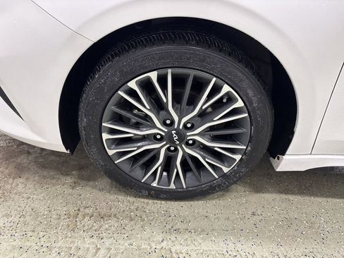 Used 2024 Kia Forte GT-Line w/ GT-Line Premium Package image 8