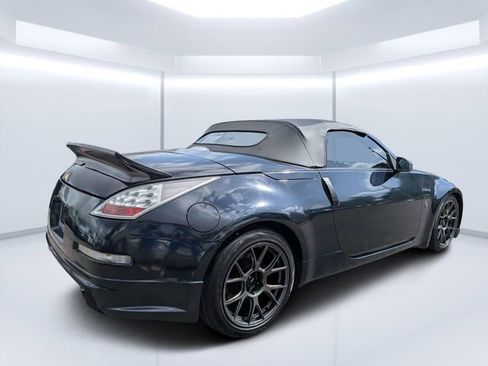 Used 2008 Nissan 350Z Touring RWD image 3