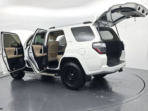 Used 2019 Toyota 4Runner SR5 Premium AWD/4WD image 58