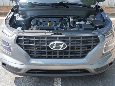 Used 2021 Hyundai Venue SE FWD image 7