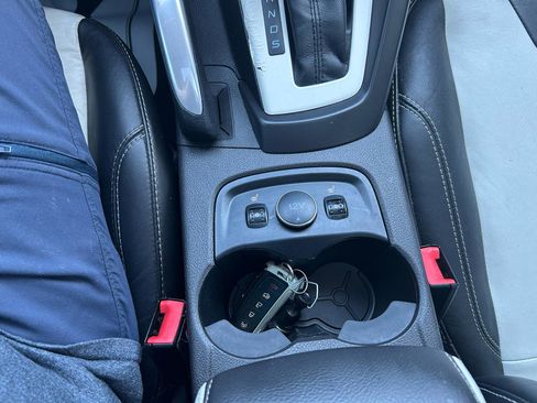 Used 2013 Ford Focus Titanium FWD image 31