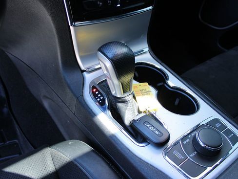 Used 2021 Jeep Grand Cherokee SRT image 13