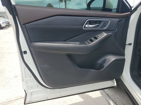 Certified 2023 Nissan Rogue Platinum w/ Platinum Premium Package FWD image 26