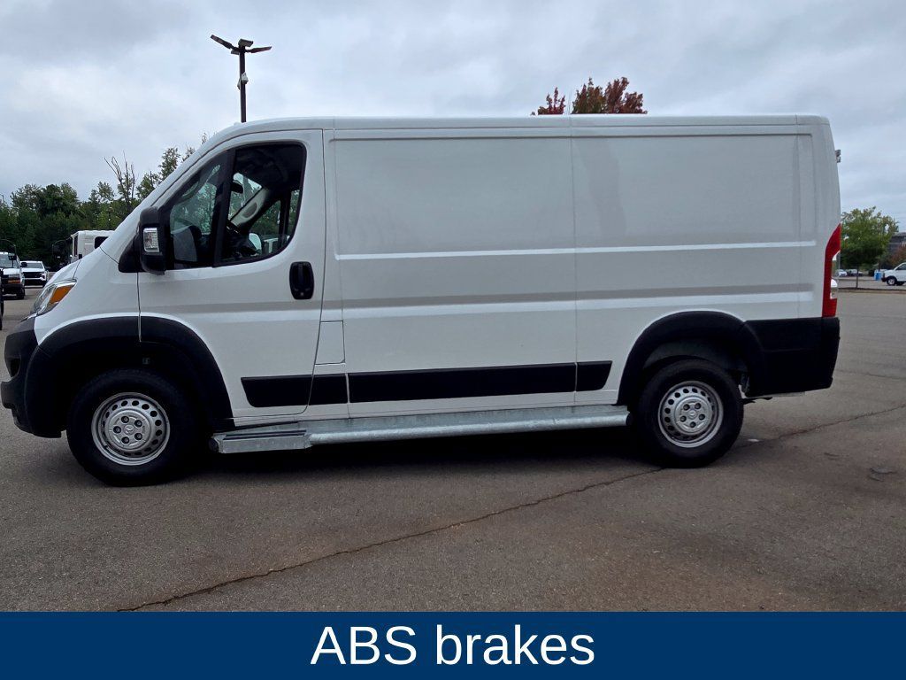 Used 2025 RAM ProMaster 2500 w/ U-Haul Equipment Group FWD image 5