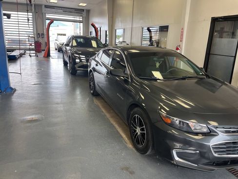 Used 2017 Chevrolet Malibu LS FWD image 1