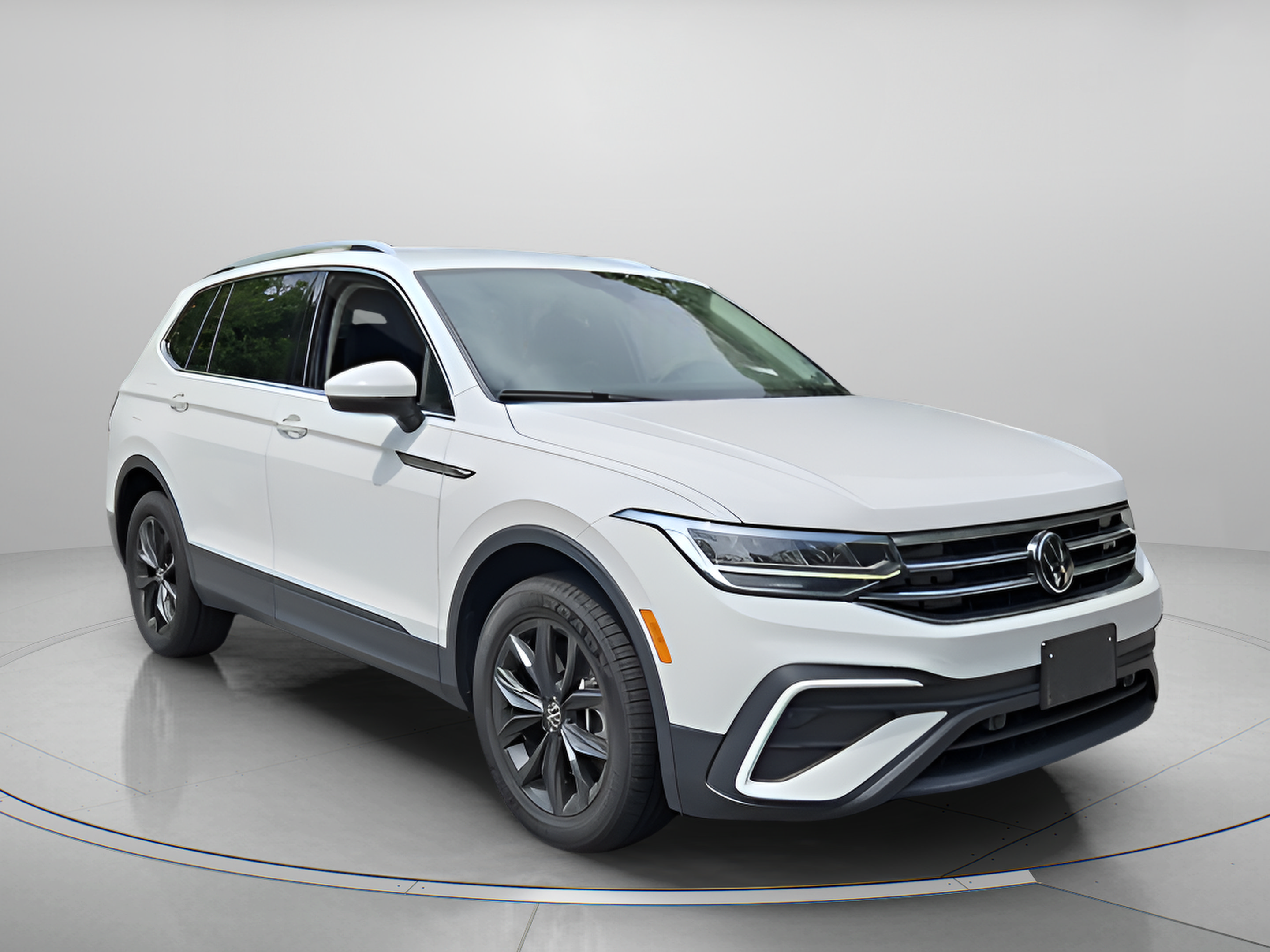 Certified 2024 Volkswagen Tiguan SE AWD/4WD image 7