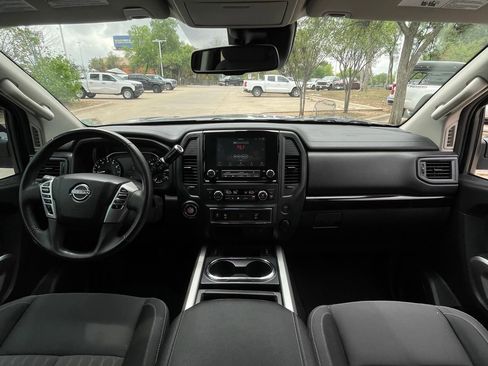 Used 2024 Nissan Titan SV w/ SV Convenience Package RWD image 11
