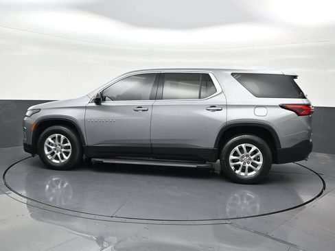 Used 2023 Chevrolet Traverse LS FWD image 2