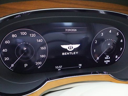 Certified 2023 Bentley Bentayga AWD/4WD image 21
